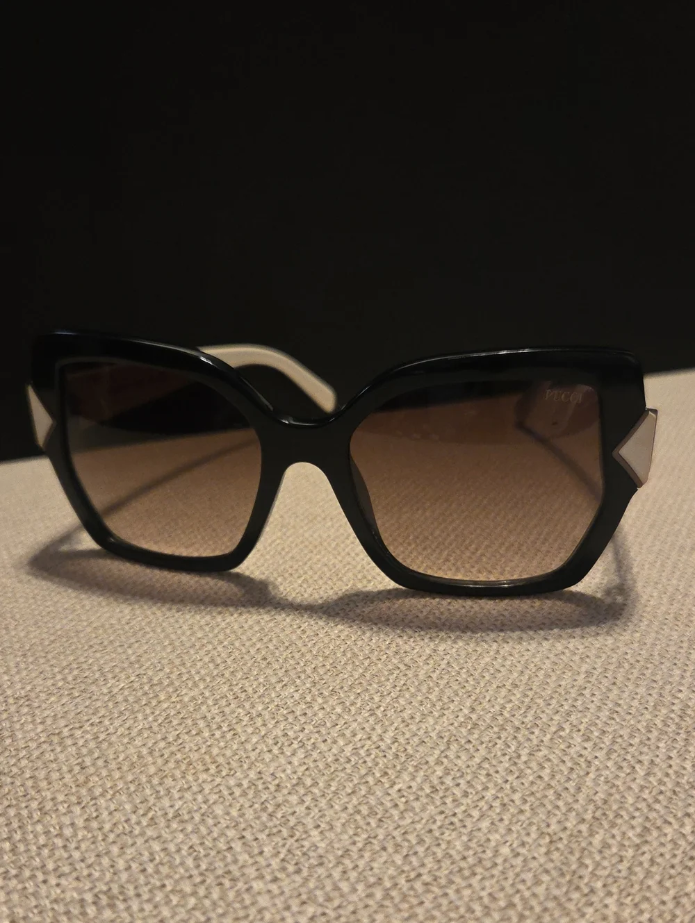 Stunning, authentic Emilio Pucci sunglasses